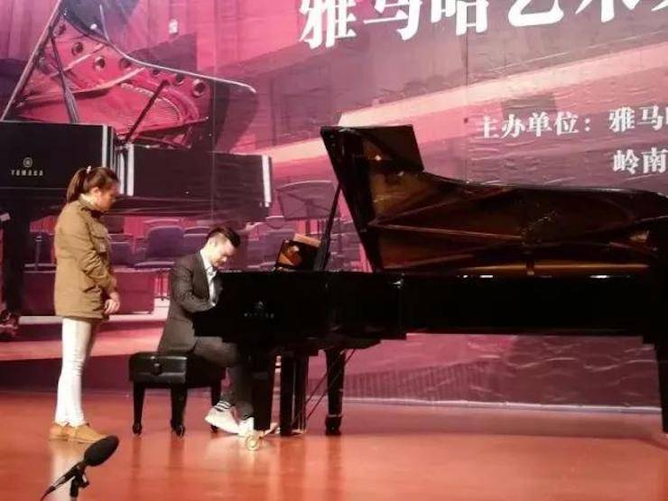 【回顾】2017佰利乐亚洲音乐奖学金-岭南师范学院颁奖典礼暨佰利乐艺术家孙鹏杰钢琴独奏音乐会及大师班活动成功举办