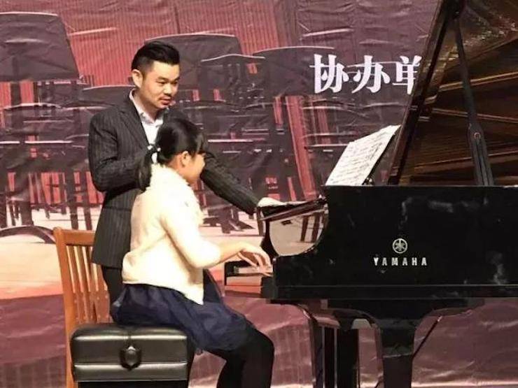 【回顾】2017佰利乐亚洲音乐奖学金-岭南师范学院颁奖典礼暨佰利乐艺术家孙鹏杰钢琴独奏音乐会及大师班活动成功举办