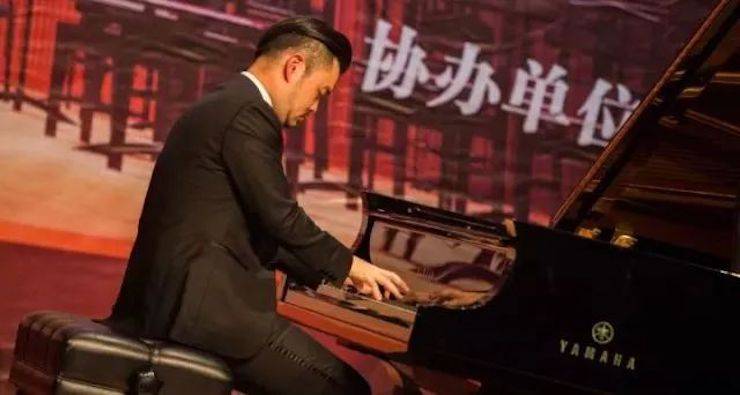 【回顾】2017佰利乐亚洲音乐奖学金-岭南师范学院颁奖典礼暨佰利乐艺术家孙鹏杰钢琴独奏音乐会及大师班活动成功举办