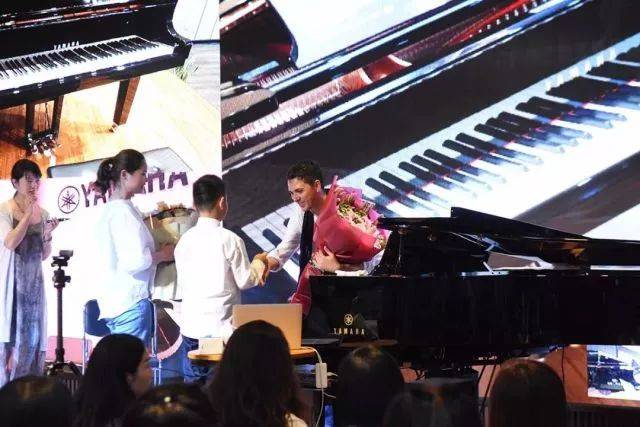 2018年佰利乐亚洲音乐奖学金郑州师范学院启动仪式<br />暨佰利乐海外艺术家爱德华·昆斯音乐会&远程实验公开课圆满结束